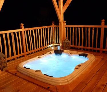 Salignac-Eyvignes Bed & Breakfast | Cabane-hobbit de Samsaget