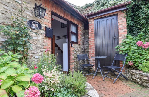Colyton Cottage | Cabin ∙ 1 bedroom ∙ 2 guests