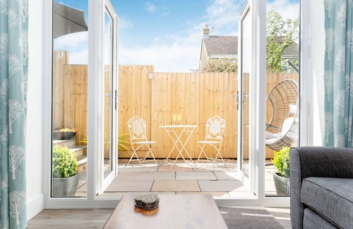 Cowling Cottage | Cabin ∙ 1 bedroom ∙ 2 guests