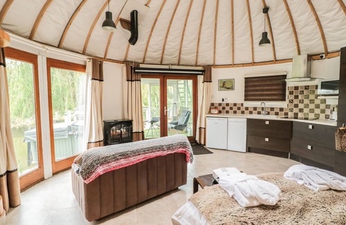 Beckford Cottage | Cabin ∙ 1 bedroom ∙ 2 guests