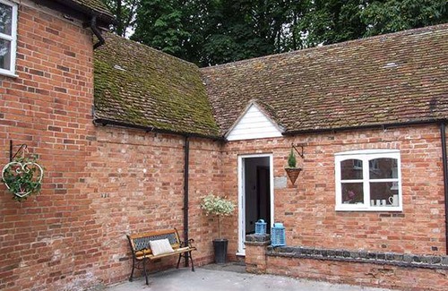 Little Witcombe Cottage | Cabin ∙ 1 bedroom ∙ 2 guests