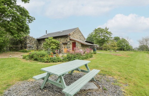 Henryd Cottage | Cabin ∙ 1 bedroom ∙ 2 guests