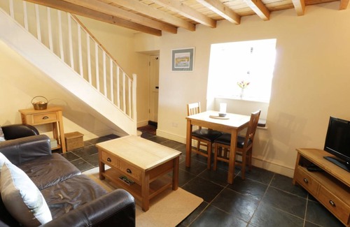 Brynsiencyn Cottage | Cabin ∙ 1 bedroom ∙ 4 guests