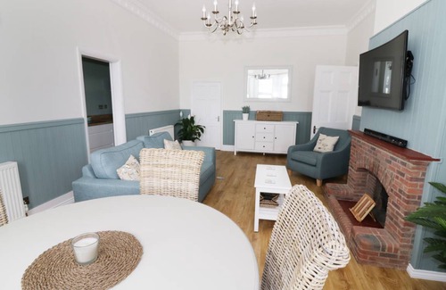 Frinton-on-Sea Cottage | Cabin ∙ 2 bedrooms ∙ 4 guests
