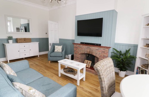 Frinton-on-Sea Cottage | Cabin ∙ 2 bedrooms ∙ 4 guests