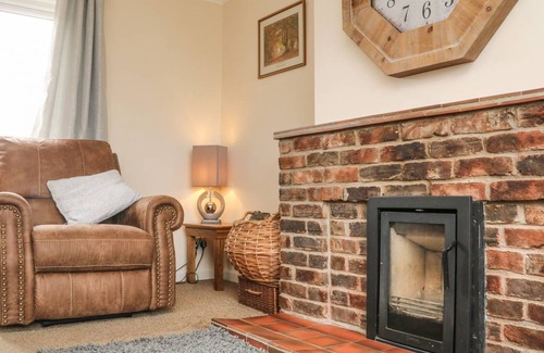 Brayford Cottage | Cabin ∙ 2 bedrooms ∙ 4 guests