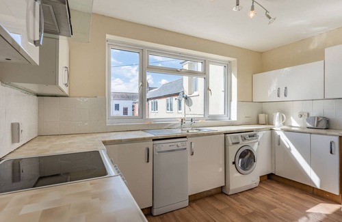 Bognor Regis Cottage | Cabin ∙ 2 bedrooms ∙ 4 guests