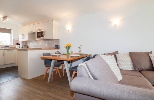 Mawgan Porth Cottage | Cabin ∙ 2 bedrooms ∙ 4 guests