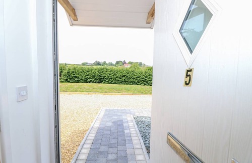 Freshwater Cottage | Cabin ∙ 2 bedrooms ∙ 4 guests