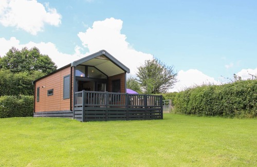 Church Stoke Cottage | Cabin ∙ 2 bedrooms ∙ 4 guests