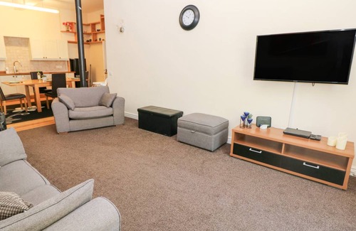 Litton Mill Cottage | Cabin ∙ 2 bedrooms ∙ 4 guests