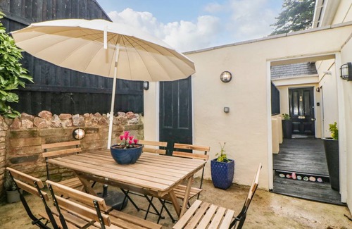 Torquay Cottage | Cabin ∙ 3 bedrooms ∙ 6 guests