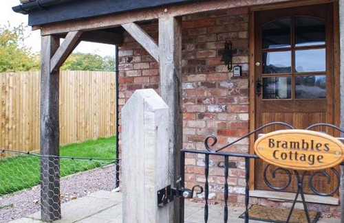 Little Malvern Cottage | Cabin ∙ 3 bedrooms ∙ 5 guests