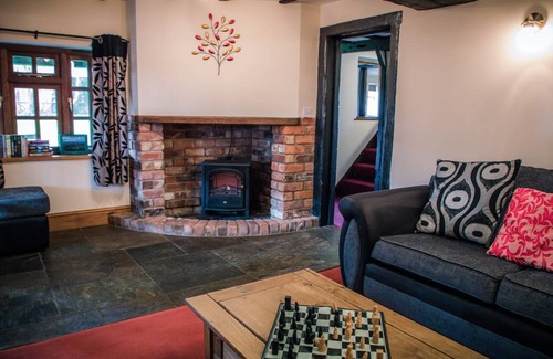 Little Malvern Cottage | Cabin ∙ 3 bedrooms ∙ 5 guests