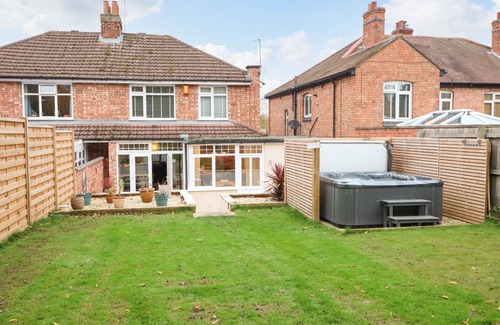 Melton Mowbray Cottage | Cabin ∙ 3 bedrooms ∙ 6 guests