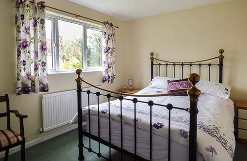 Wells Cottage | Cabin ∙ 3 bedrooms ∙ 5 guests