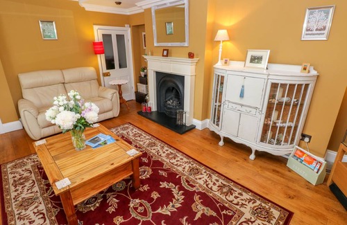 Kidwelly Cottage | Cabin ∙ 3 bedrooms ∙ 6 guests