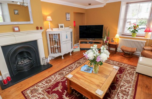 Kidwelly Cottage | Cabin ∙ 3 bedrooms ∙ 6 guests