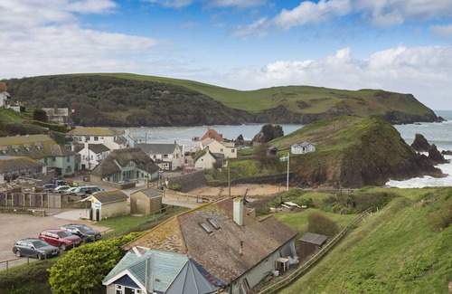 Hope-Cove Cottage | Cabin ∙ 3 bedrooms ∙ 6 guests