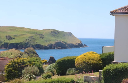 Hope-Cove Cottage | Cabin ∙ 4 bedrooms ∙ 8 guests