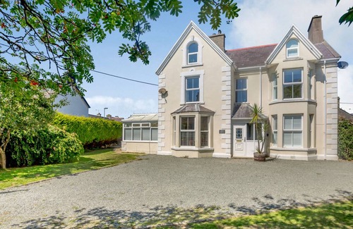 Nefyn Cottage | Cabin ∙ 5 bedrooms ∙ 10 guests