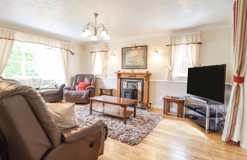 Llangollen Cottage | Cabin ∙ 5 bedrooms ∙ 10 guests