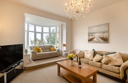 Babbacombe Cottage | Cabin ∙ 6 bedrooms ∙ 12 guests