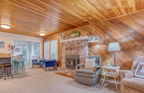 Manzanita House | Cabin on the Coast (MCA 621)