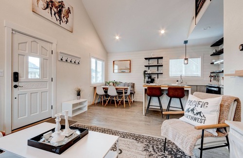 Hough House | Cabin style home in the heart of Vancouver. Steps from public transportation!