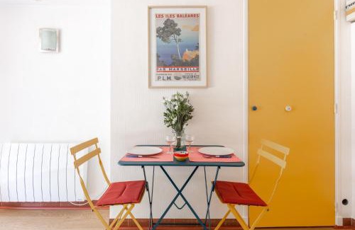 Hotel-de-Ville Apartment | CABINE 56 - Comme une cabine de Bateau à l'entrée du Port