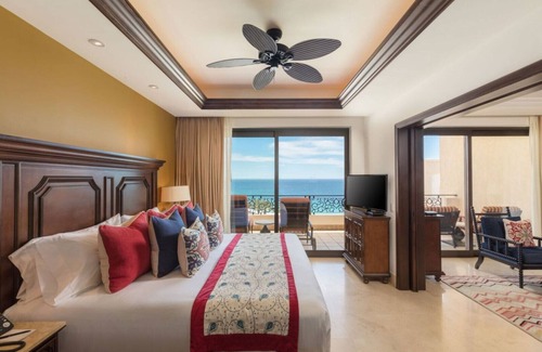 Centro Resort | Cabo Oceanfront Luxury Resort