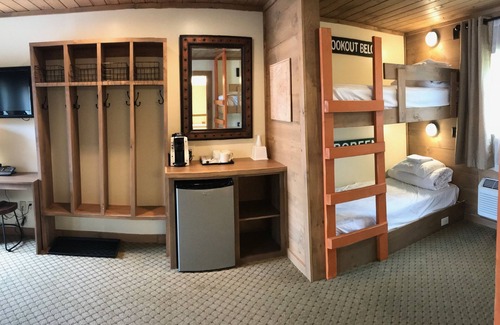 Wilmington Hotel | Cadence Lodge at Whiteface