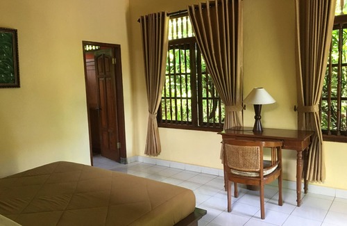 Senggigi House | Cafe Wayan Cottages