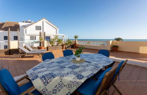 Molinell Apartment | Caleta, ático, 3 dormitorios frente al mar, by Bookindenia