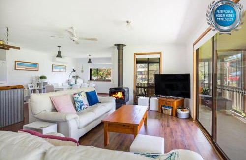 Callala Bay House | Callala Calm Pet Friendly 5 Mins Walk to Beach