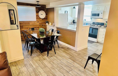 West University Apartment | Calm Light Stay3 Bedrooms/6 Beds