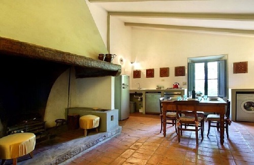 Vicchio Apartment | Camelia