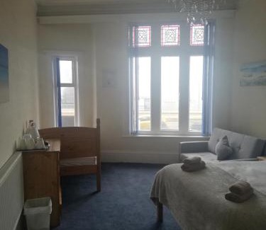 South Shore Bed & Breakfast | Camelot Seafront Hotel