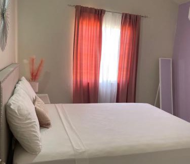 Discovery Bay House | Camelot Seaview Villa