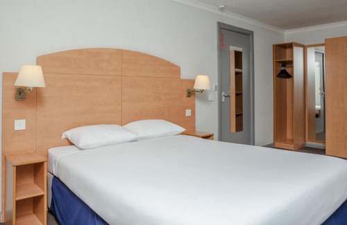 Stone Hotel | Campanile Hotel Dartford