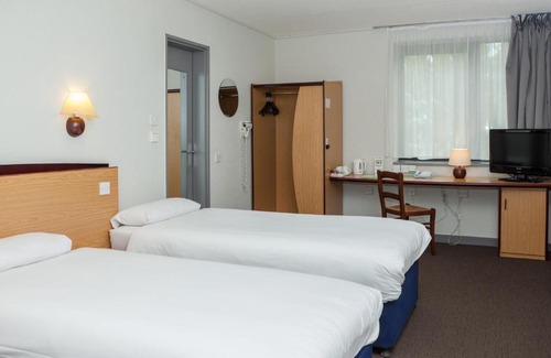 Stone Hotel | Campanile Hotel Dartford