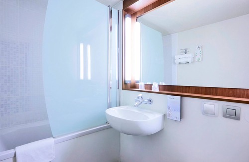 Grigy-Technopole - La Grange-aux-Bois Hotel | Campanile Metz Est - Technopole