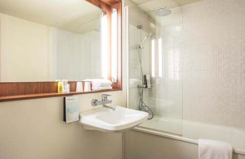 Caissargues Hotel | Campanile Nîmes Sud - Caissargues