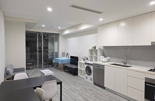 Camperdown Apartment | Camperdown one 07 Close to bus stop and SYD CBD