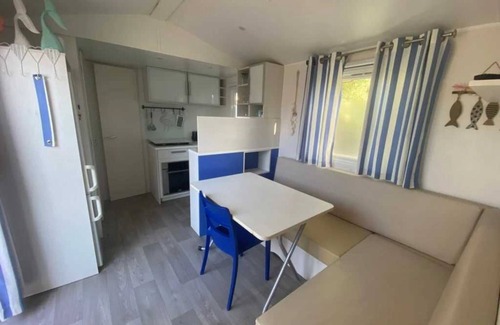 Villeneuve-les-Maguelone House | Camping 2 étoiles - Piscine - ccb0feg