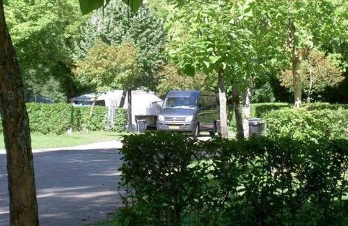 Lons-le-Saunier House | Camping 4 étoiles - Piscine - efa00b