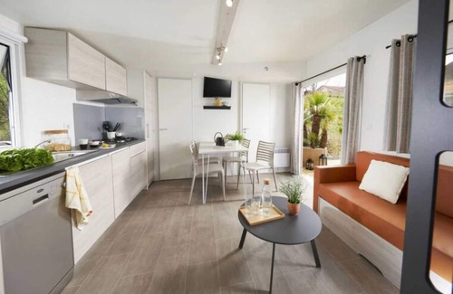 Tharon-Plage House | Camping - Parc aquatique - ccbafhf
