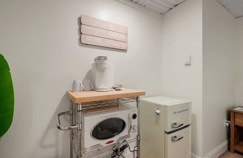 Sylvan Beach Apartment | `Canal Captain`s Quarters`-Queen