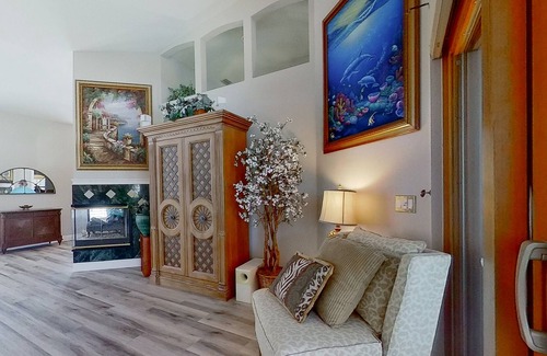 Edgewater House | Canal Front Home with Screened Pool/Spa, Entertainer's Patio & Grill + Fast WiFi