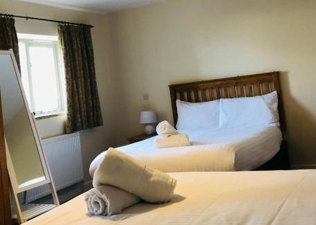 Wotton-under-Edge Cabin | Canons Court Mews